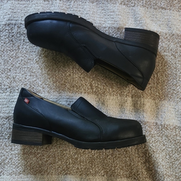 mellow walk Shoes - Classic Black Women's Loafers